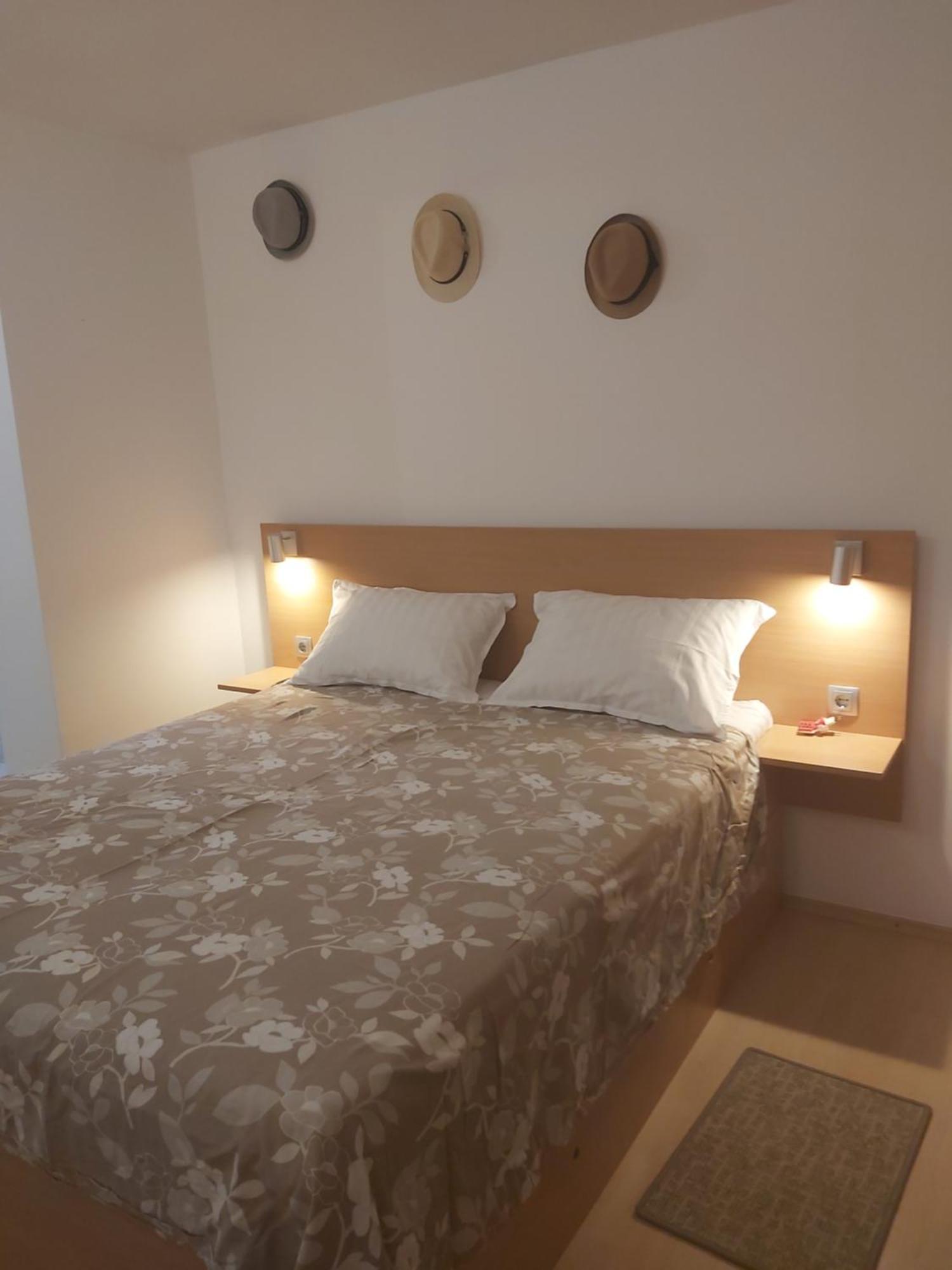 Apartman Luce With Shared Pool Zadar Exterior photo