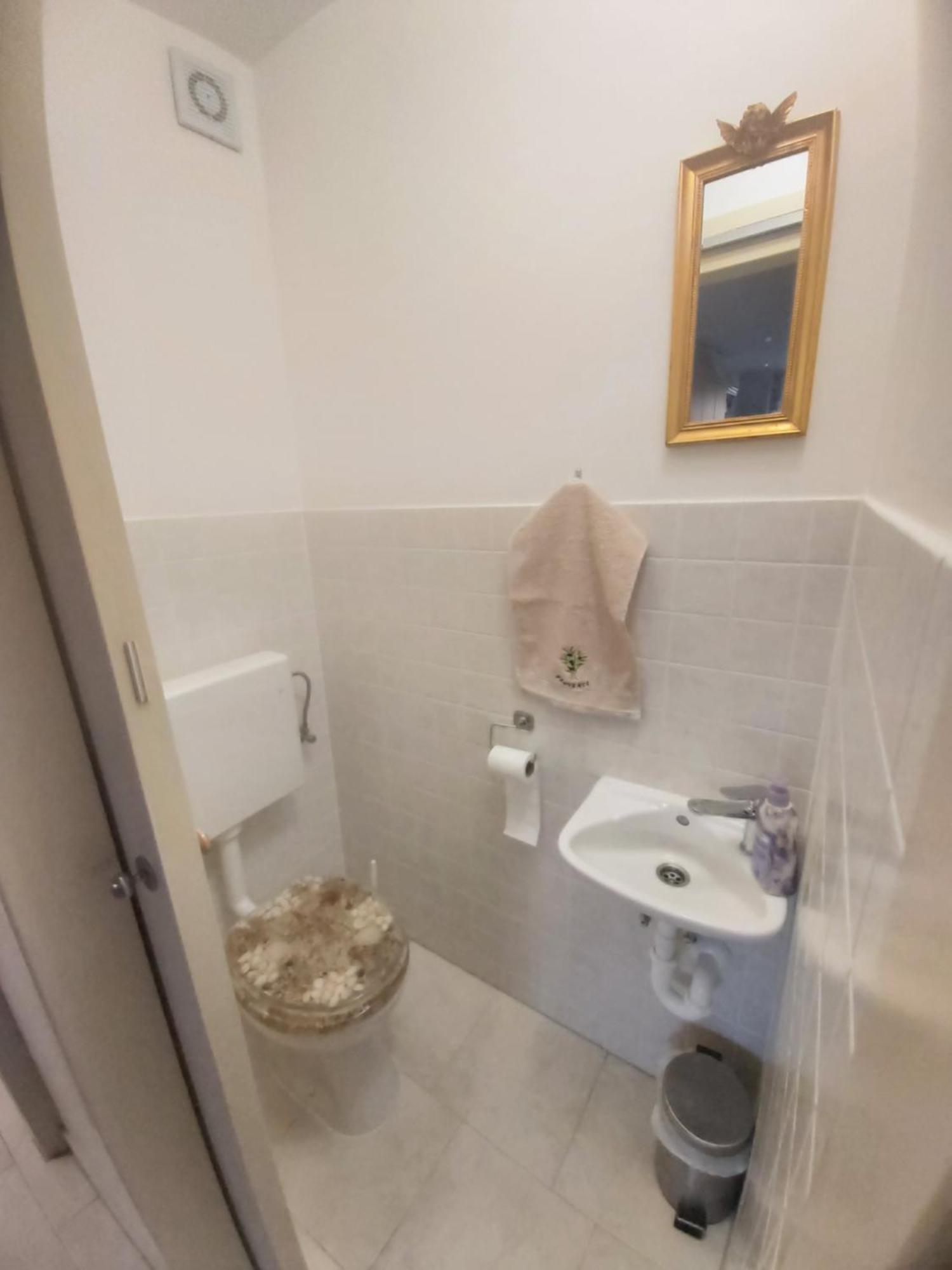 Apartman Luce With Shared Pool Zadar Exterior photo